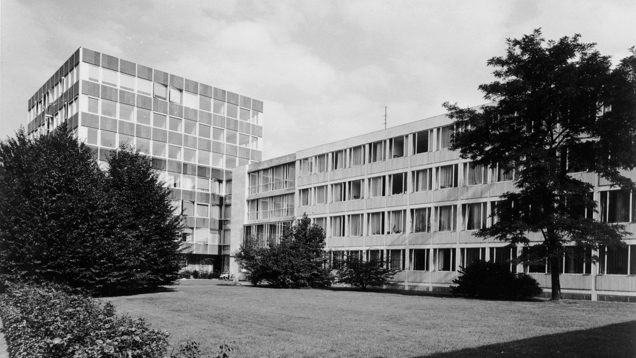 Außenansicht des Gebäudes der Deutschen Forschungsgemeinschaft in Bonn 1951