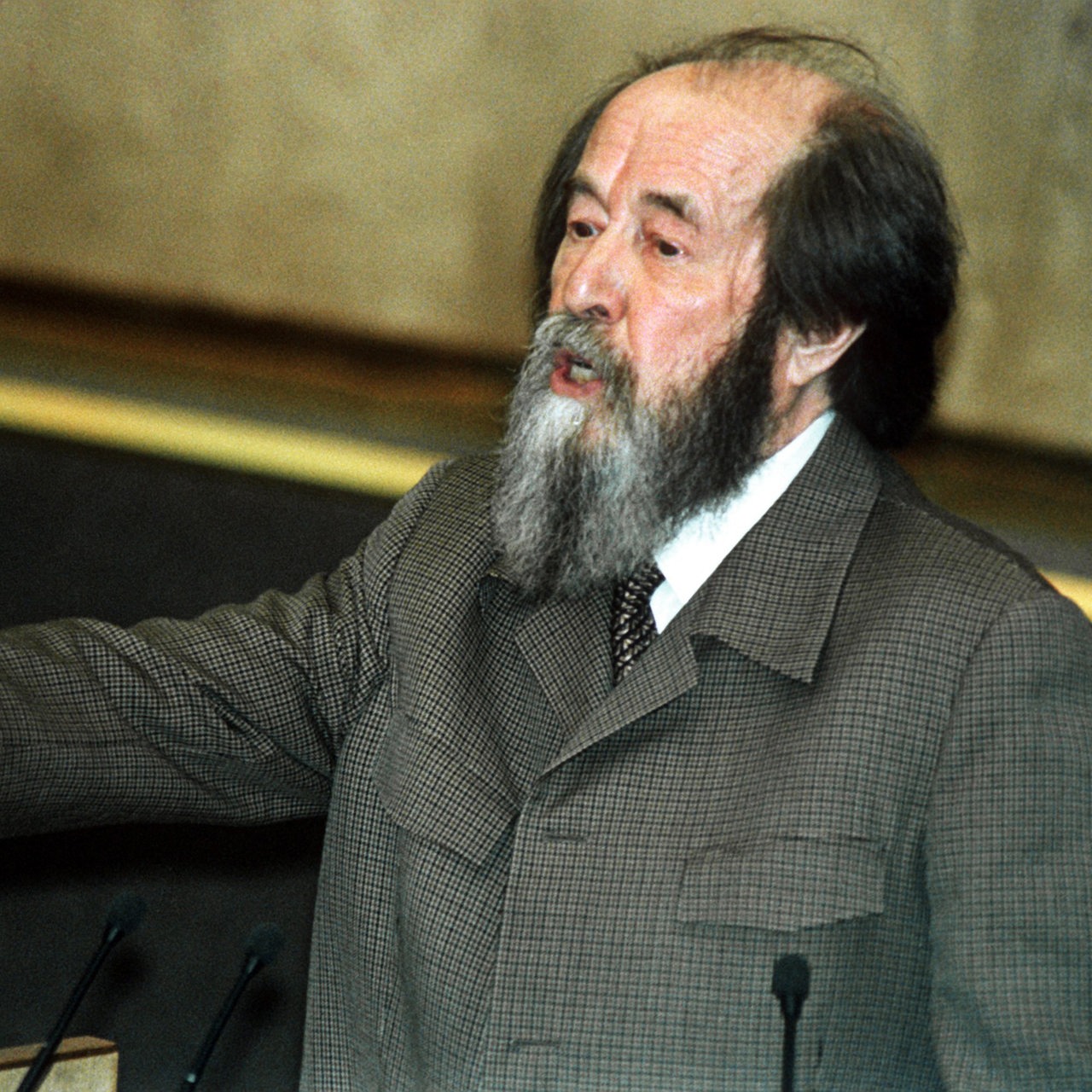 Der russische Schriftsteller ("Krebsstation"; "Der Archipel Gulag") und Nobelpreisträger für Literatur 1970 kritisiert während seiner Rede vor der Staatsduma in Moskau  während einer Rede vor der russischen Staatsduma.