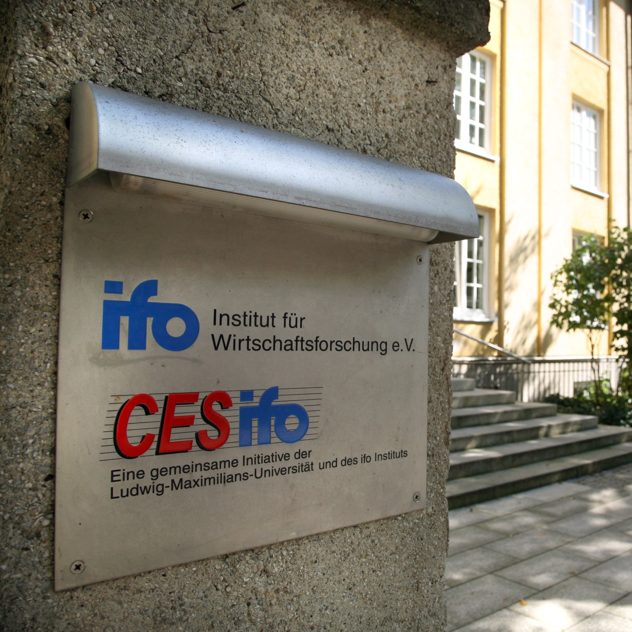 Der Sitz des "ifo - Institut für Wirtschaftsforschung e. V." in München