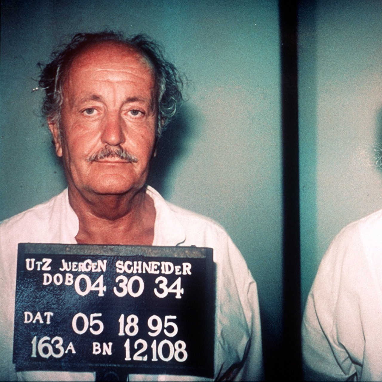 FBI-Fotos des Bauunternehmers Jürgen Schneider nach seiner Verhaftung am 18.5.1995 in Miami