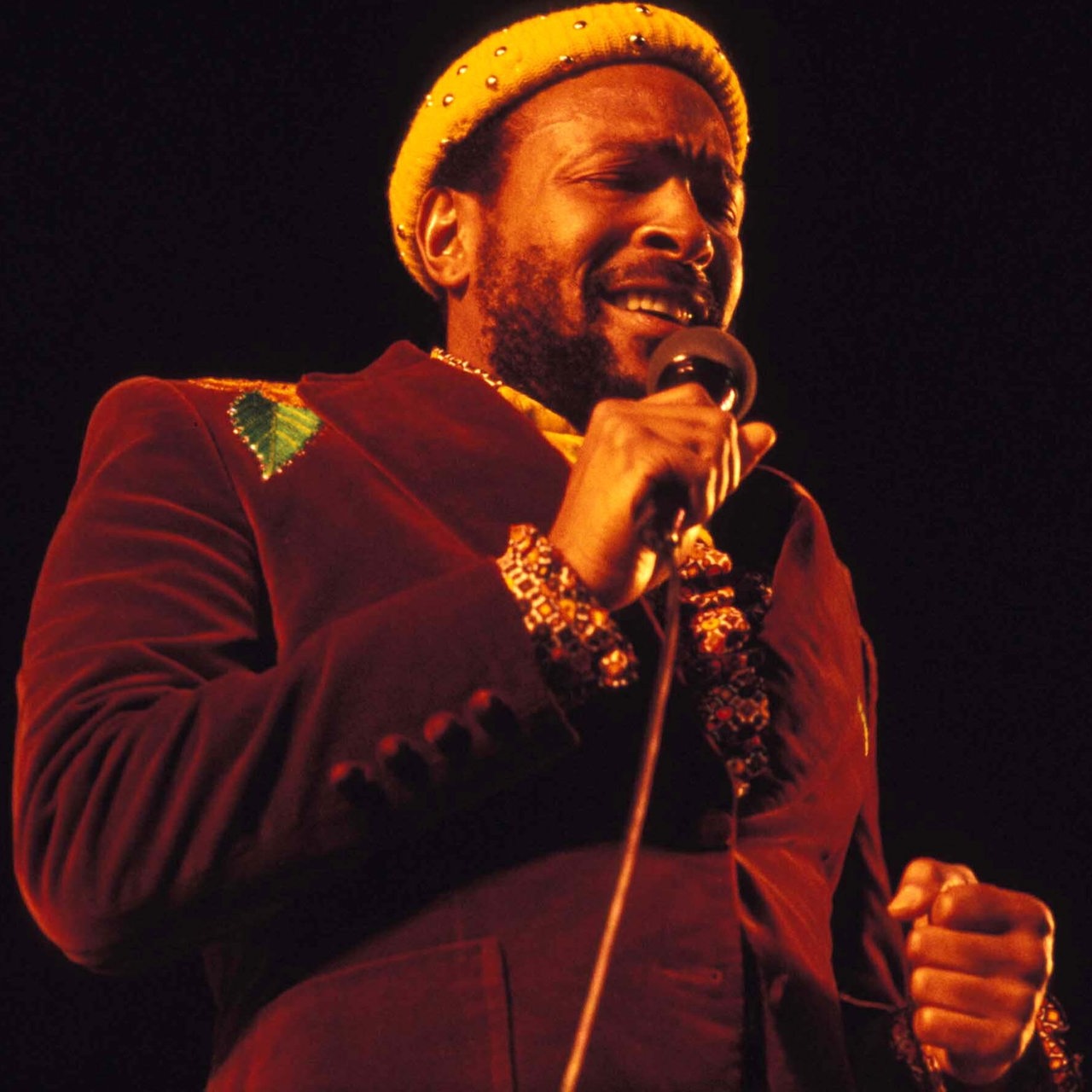 Der Sänger Marvin Gaye 1984 auf der Bühne.