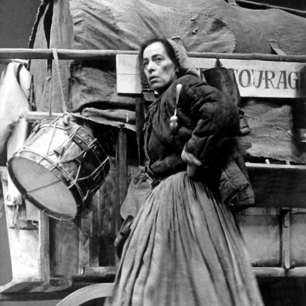 Helene Weigel als Mutter Courage in der Deutschlandpremiere 1949