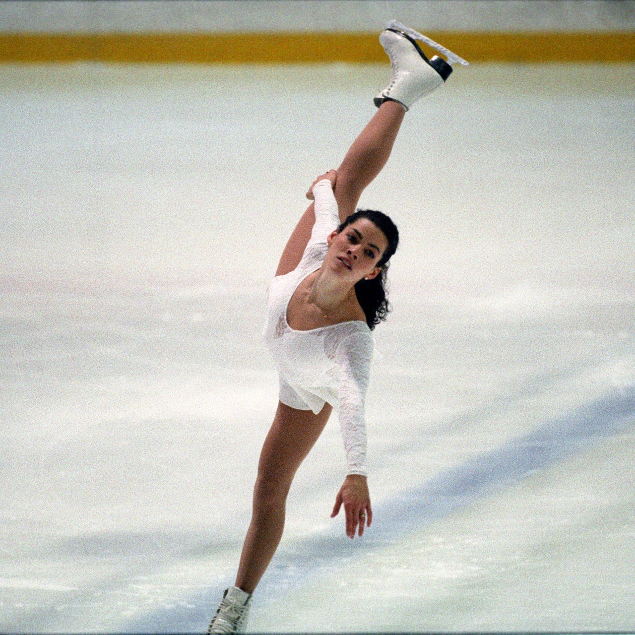 Eiskunstläuferin Nancy Kerrigan während ihrer Kür auf dem Eis 1994 in Lillehammer