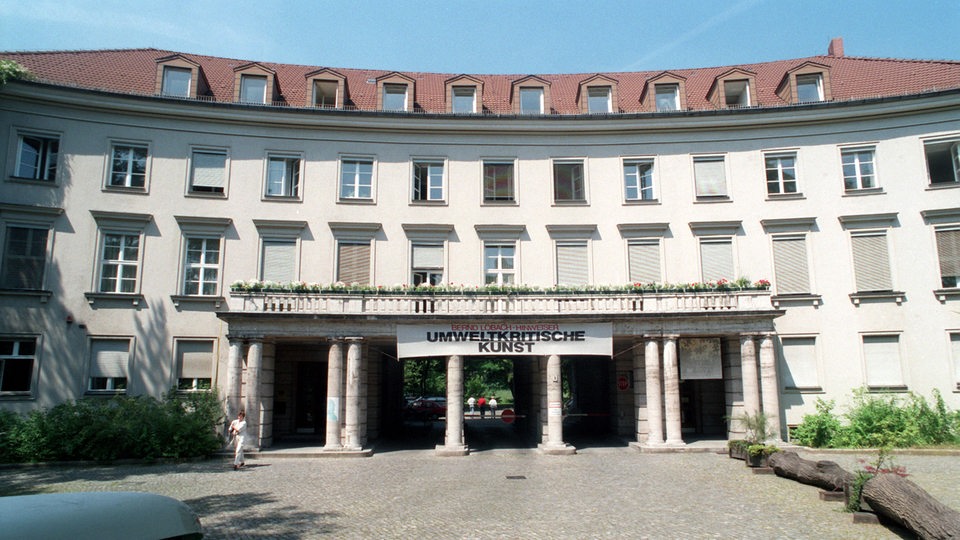 Sitz des Umweltbundesamtes Berlin am Bismarckplatz. Die Behörde wurde 1974 gegründet.
